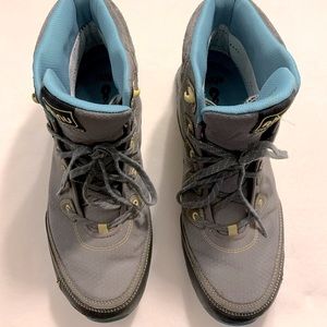 Ahnu Sugarpine Women’s Gray Waterproof Hiking Boots Size 11